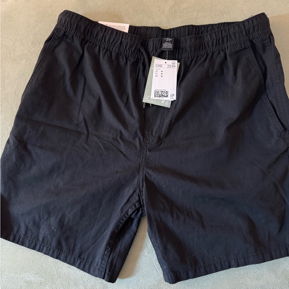 H&M Men's Casual Shorts Set - Green, Beige, Black - Picture 3 of 3